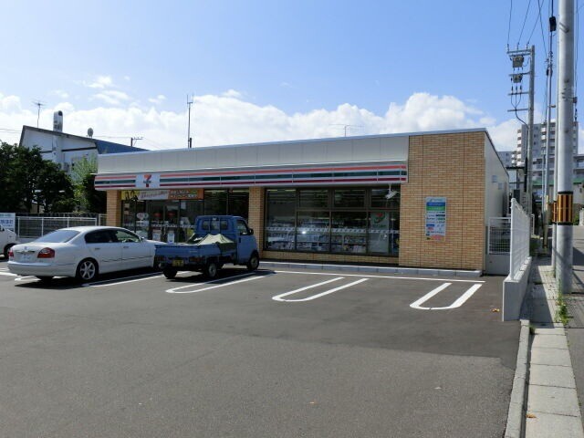 コンビニ　セブンイレブン函館花園町店（コンビニ）まで358m