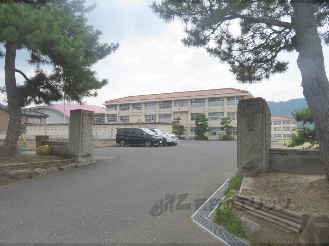 【与謝郡与謝野町字岩滝のアパートの中学校】