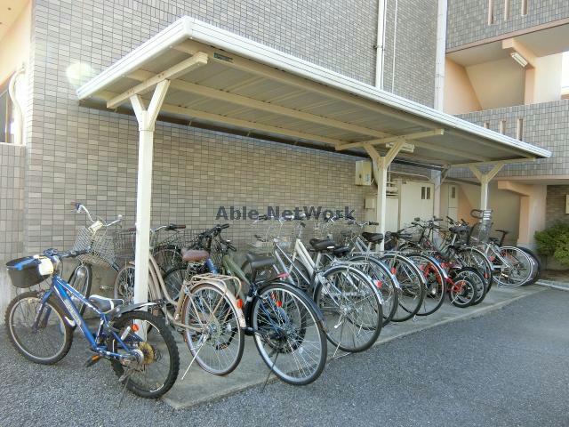 名鉄西尾線 西尾駅 バス乗車時間：15分 最寄りバス停で下車 徒歩9分 4階建 築29年の外観写真