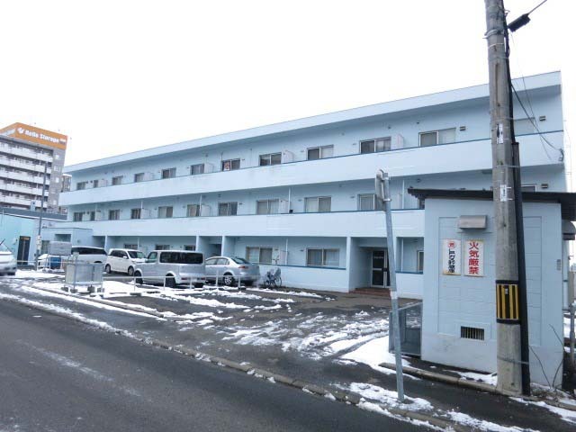 札幌市白石区南郷通のマンションの建物外観