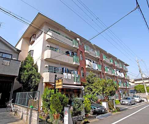 京都市北区大宮開町のマンションの建物外観