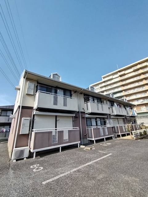 船橋市北本町のアパートの建物外観