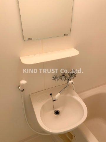 洗面設備　コンパクトで使いやすい洗面所