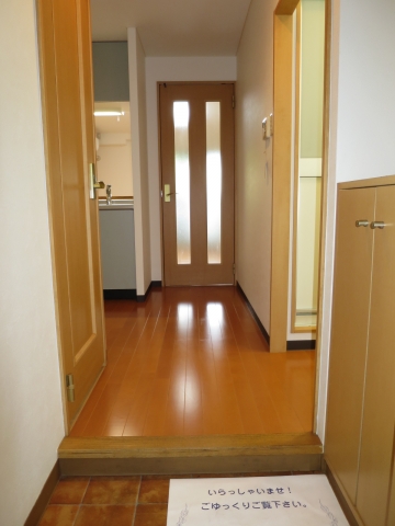 玄関　室内写真は参考画像です。