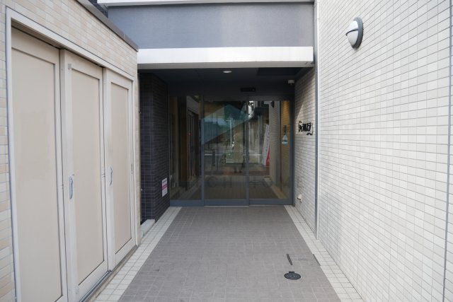エントランス　清潔なエントランスです
