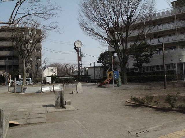 【板橋区小茂根のマンションの公園】