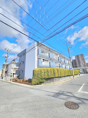 岡山市北区西古松のマンションの建物外観