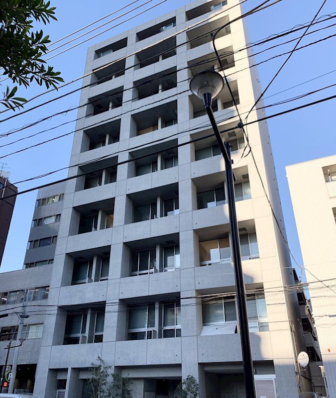 【港区三田のマンションの建物外観】