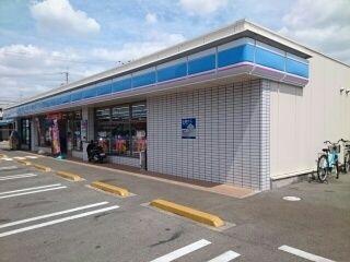 コンビニ　ローソン様（コンビニ）まで370m