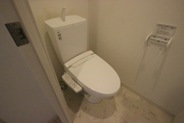 トイレ　別号室の写真です