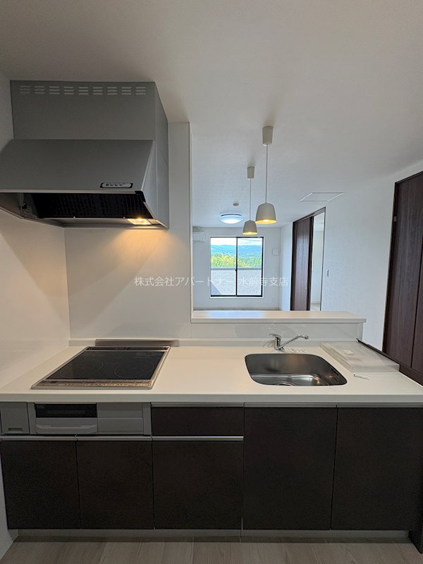 キッチン　3口IHクッキングヒーター、グリル付きです！