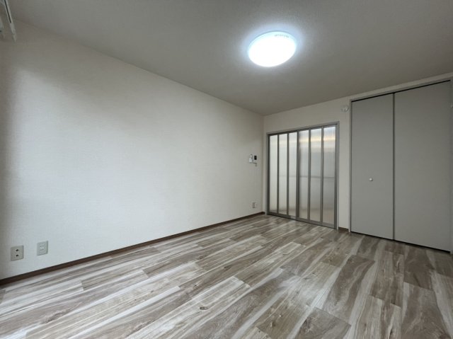 居室・リビング　こちらのリビングで趣味の時間をお楽しみください