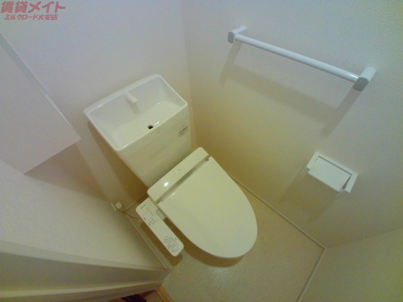 トイレ　同物件別室写真