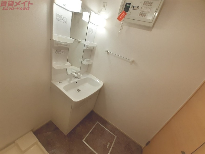 洗面設備　同物件別室写真