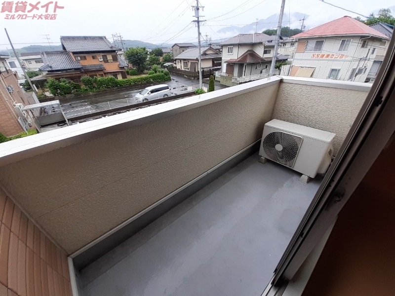 バルコニー　同物件別室写真