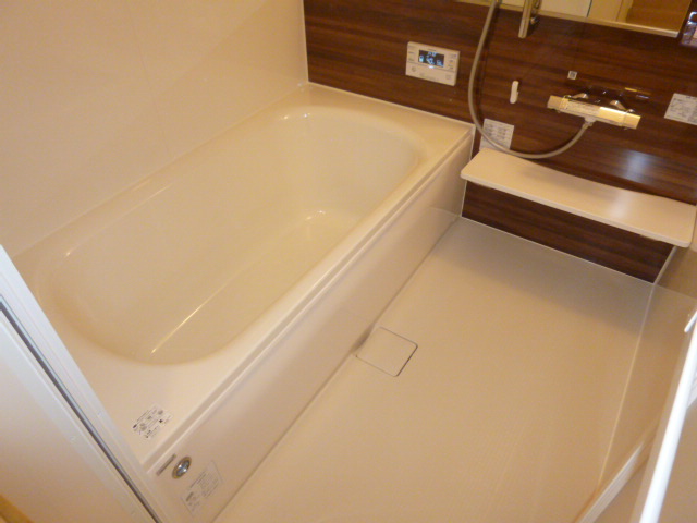 バス・シャワールーム　追い焚きバス