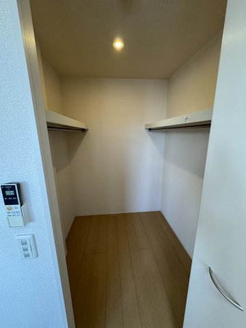 収納　ウォークインクローゼット