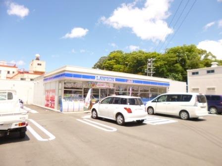 コンビニ　ローソン伊勢船江三丁目店（コンビニ）まで608m