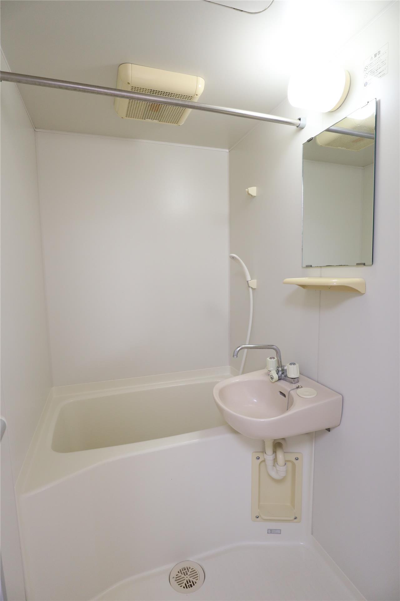 バス・シャワールーム　同タイプ別部屋の画像です。