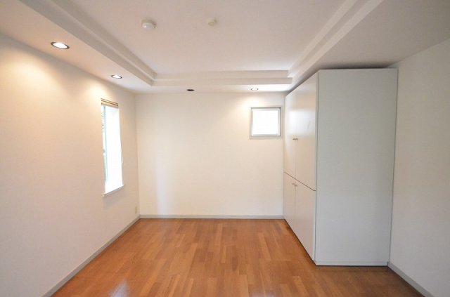 居室・リビング　※同建物・別号室の写真です