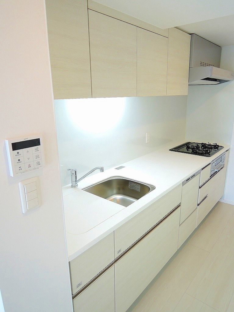 キッチン　ゆとりのキッチンスペース