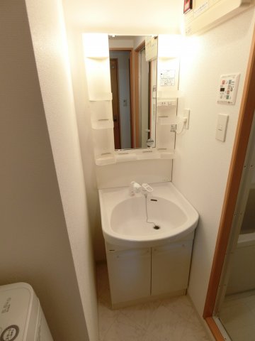 洗面設備　同シリーズ物件のモデルルームになります※現況優先