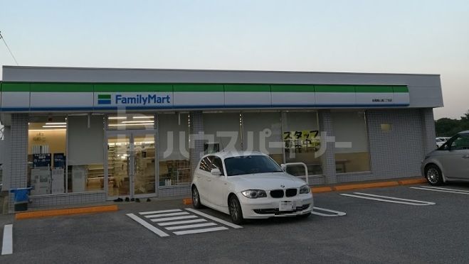 コンビニ　ファミリーマート船橋飯山満町二丁目店（コンビニ）まで590m