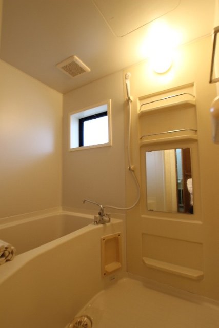 バス・シャワールーム　同物件別号室です。