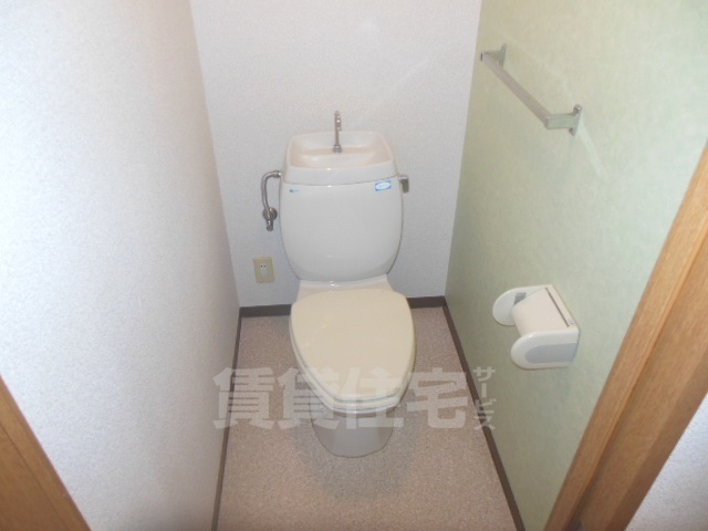 大阪モノレール本線 宇野辺駅 徒歩5分 3階建 築31年のトイレ写真