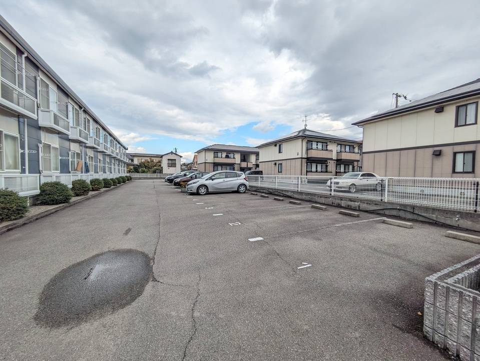 駐車場　駐車場