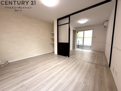 居室・リビング　約11帖の広いLDK。