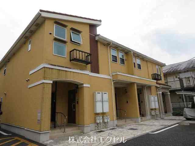 建物外観　始発駅の高尾駅徒歩４分で交通便利なお部屋です。