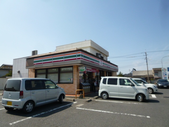 コンビニ　セブンイレブン（コンビニ）まで1208m