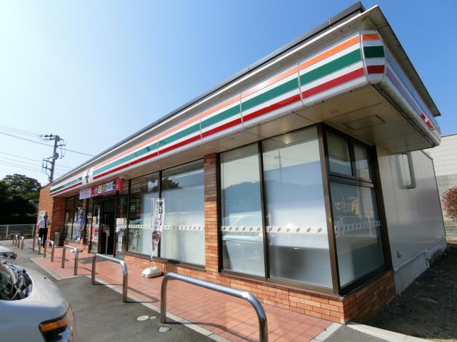 コンビニ　セブンイレブン（コンビニ）まで1670m