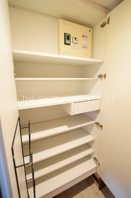 玄関　シューズボックス