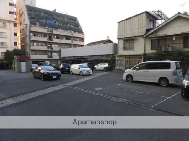 駐車場　エントランス