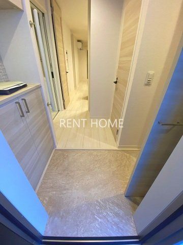 玄関　下駄箱付き