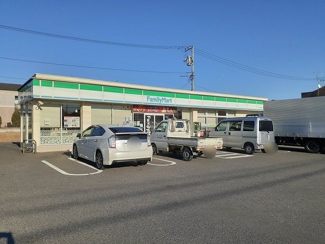 コンビニ　ファミマ内守谷きぬの里店（コンビニ）まで120m