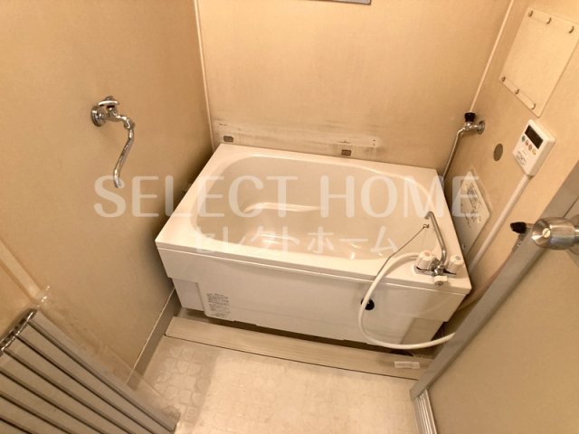 バス・シャワールーム　コンパクトで使いやすいお風呂です