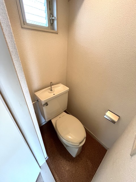 ＪＲ山陽本線 西明石駅 徒歩20分 2階建 築38年のトイレ写真