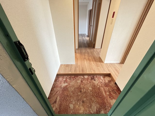 玄関　※写真は類似です