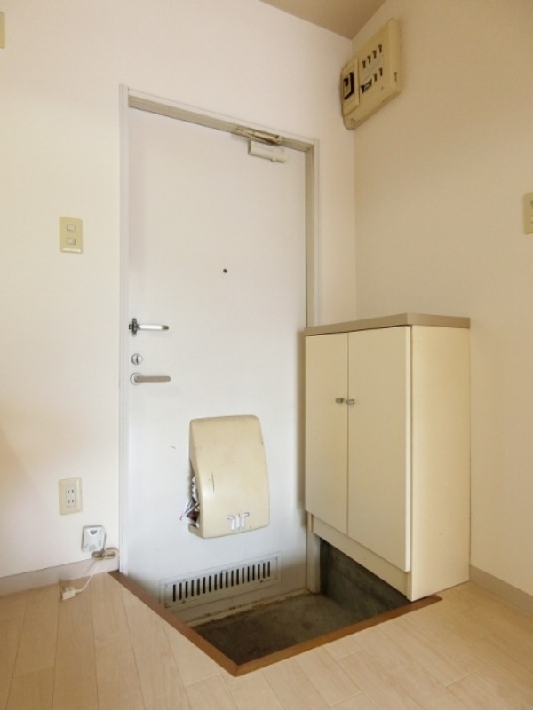 玄関　図面と現状に相違がある場合には現状を優先