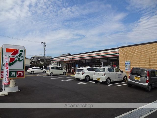 コンビニ　セブンイレブン（コンビニ）まで355m