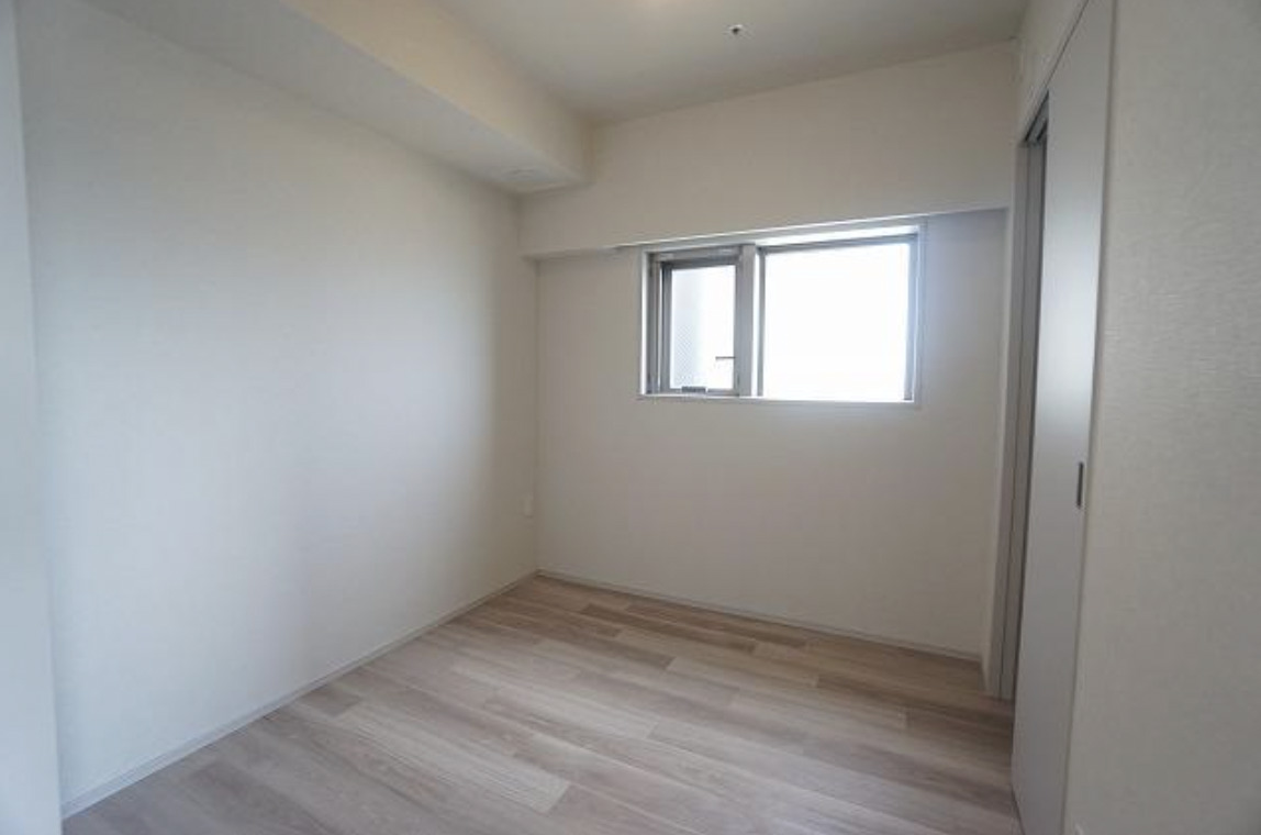 その他部屋・スペース　広くて明るい寝室