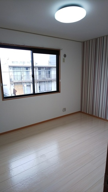 居室・リビング　北側洋室（照明付き）