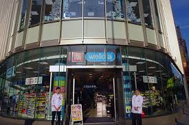 ドラックストア　ウエルシア都庁第2庁舎店（ドラッグストア）まで606m