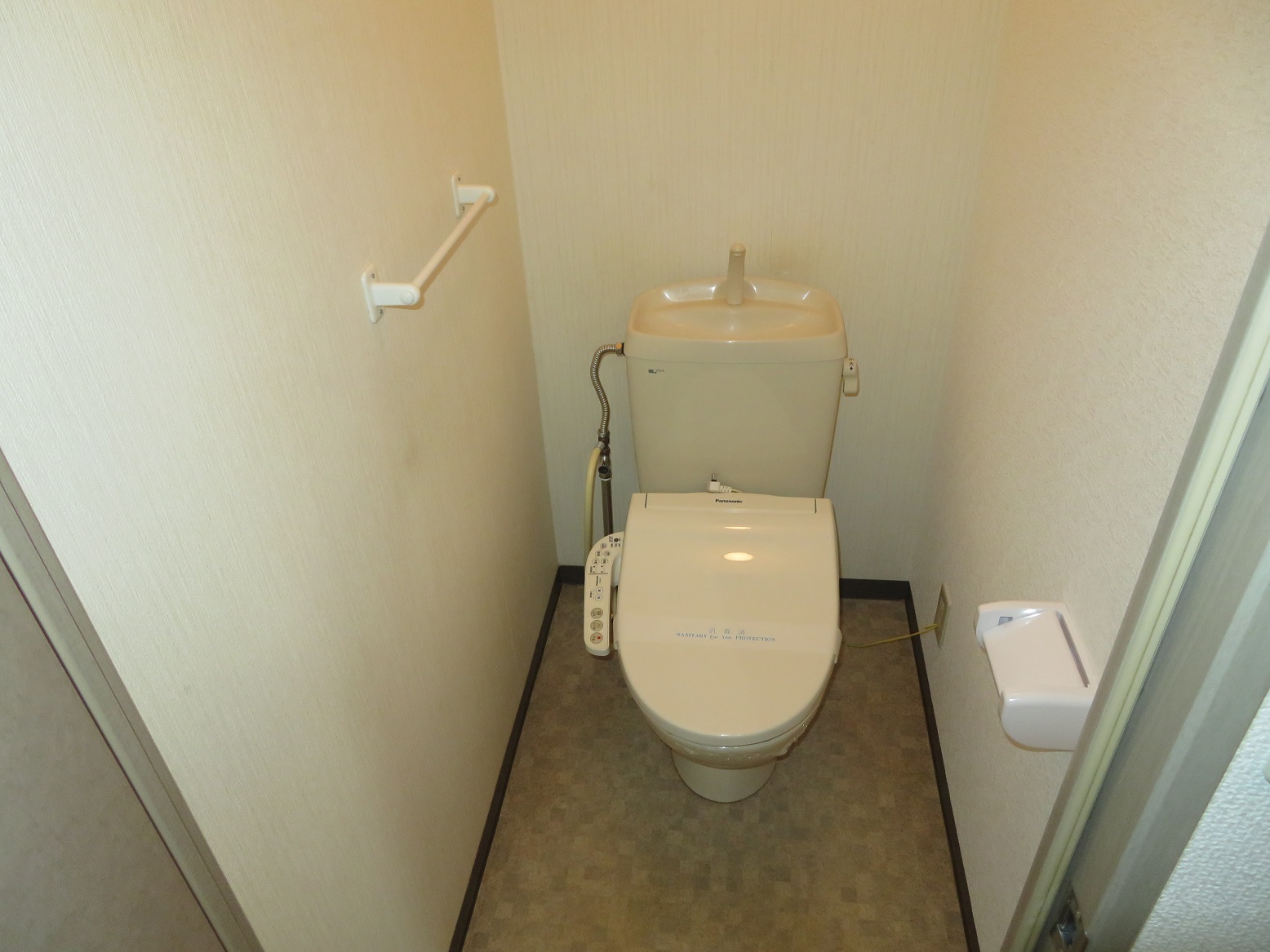 トイレ　203号室の画像になります。