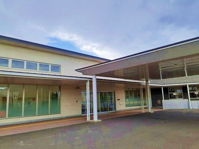 図書館　和歌山市民図書館　西分館（図書館）まで450m