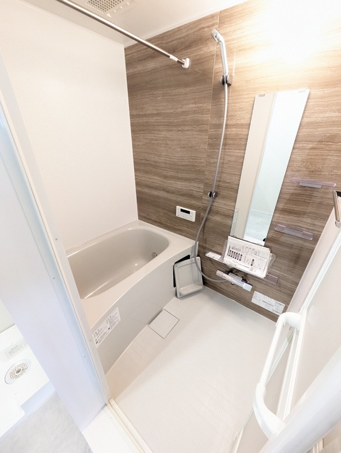 バス・シャワールーム　★追焚き機能・浴室乾燥機付き★