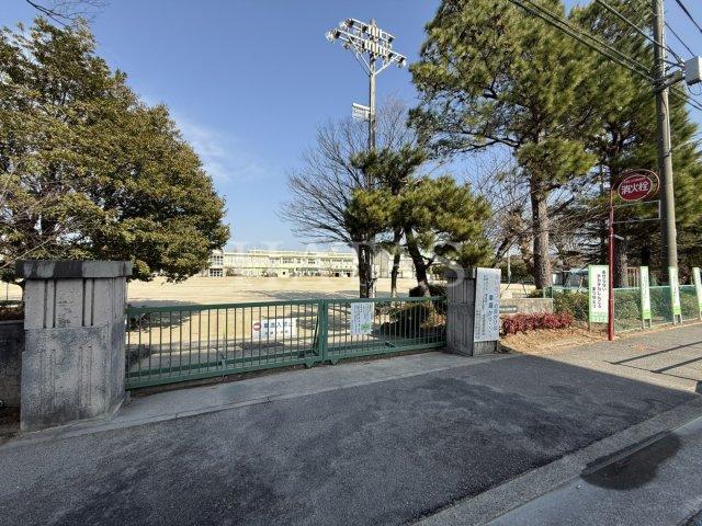 小学校　岡崎市立羽根小学校（小学校）まで907m